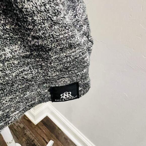 Rock & Republic Henley T Shirt/ Women’s Small Gray 100% Cotton - Picture 4 of 5